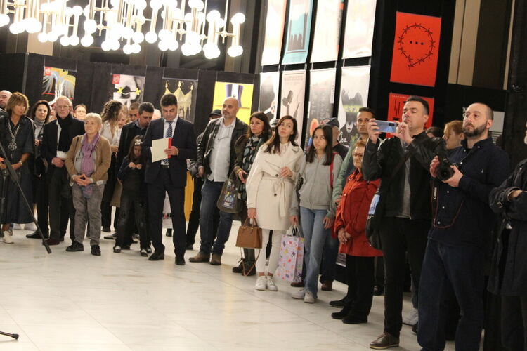 Кметът на община Димитровград връчи награда за български автор в Международното триенале на сценичния плакат 2022