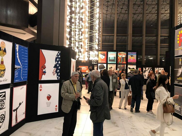 Кметът на община Димитровград връчи награда за български автор в Международното триенале на сценичния плакат 2022