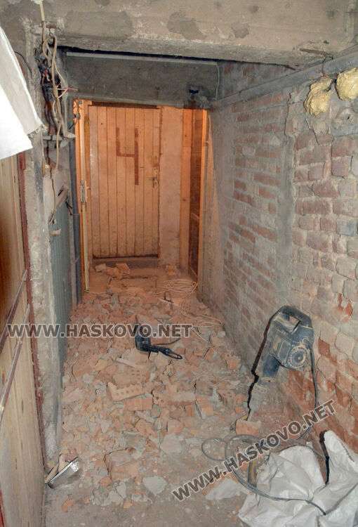 30 000 евро и 30 000 лева са задигнати от чейндж бюрото в Хасково