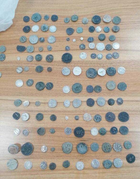 сн: Агенция "Митници"