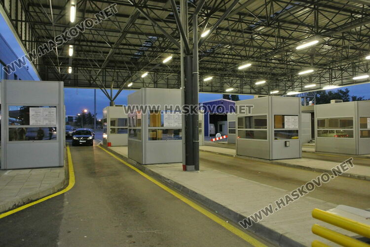 Контрабандни старинни монети откриха митническите служители на МП Капитан Андреево