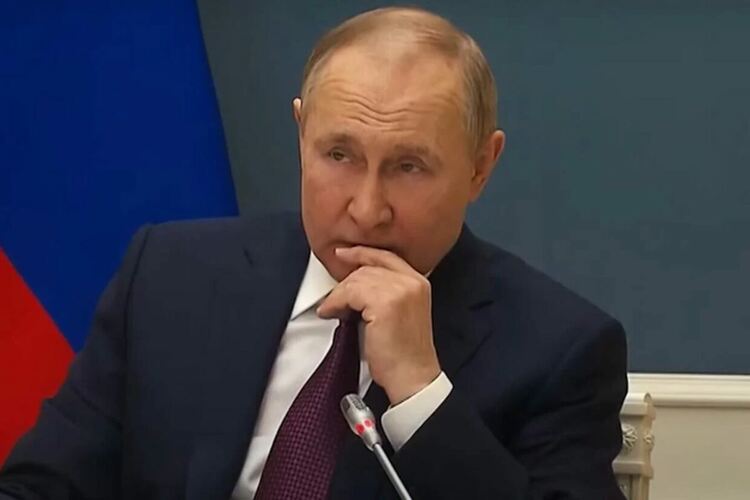 Путин призова цивилните да напуснат Херсон