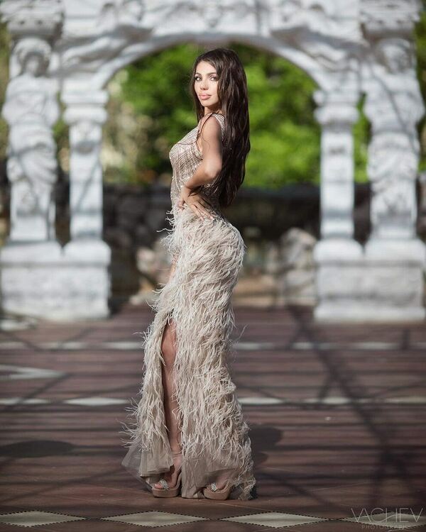 Алейна Ембие