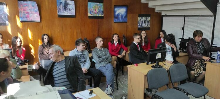 Паисиевци обединиха два свята в проект на Регионалната библиотека