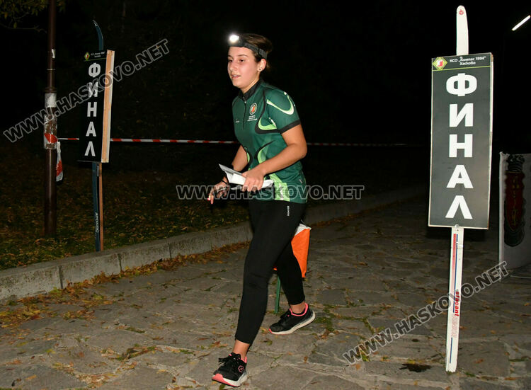 Започна нощният старт на спринта за Приз Хасково