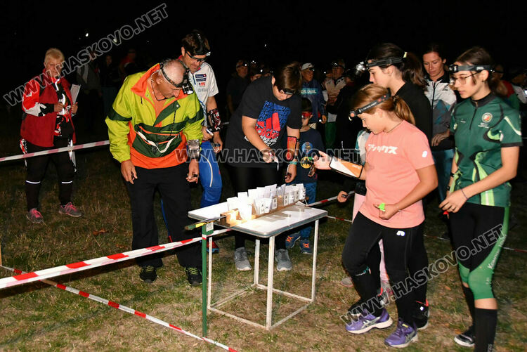 Започна нощният старт на спринта за Приз Хасково