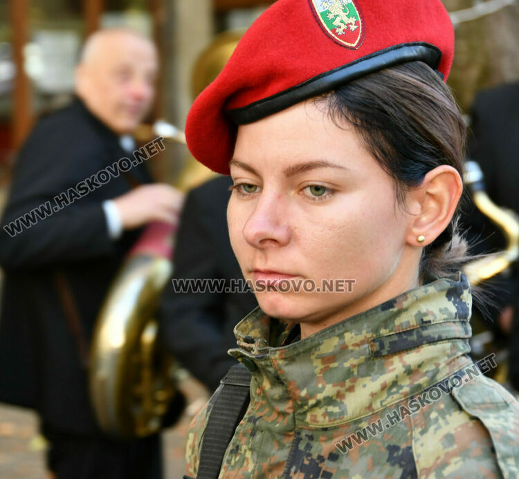 Отдадохме почит към загиналите войни