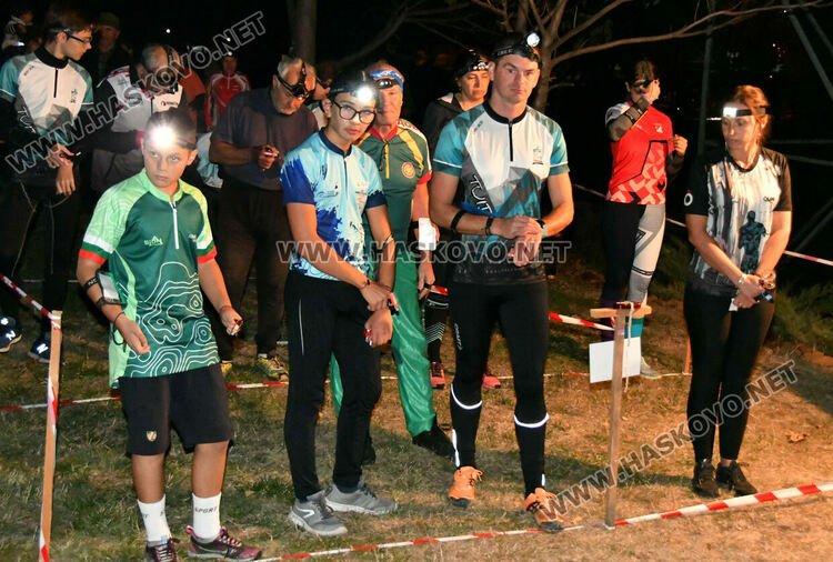 Започна нощният старт на спринта за Приз Хасково