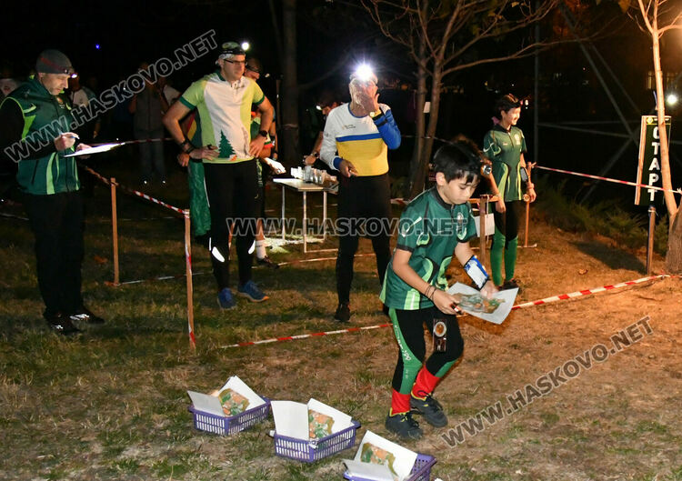 Започна нощният старт на спринта за Приз Хасково