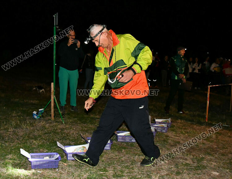 Започна нощният старт на спринта за Приз Хасково