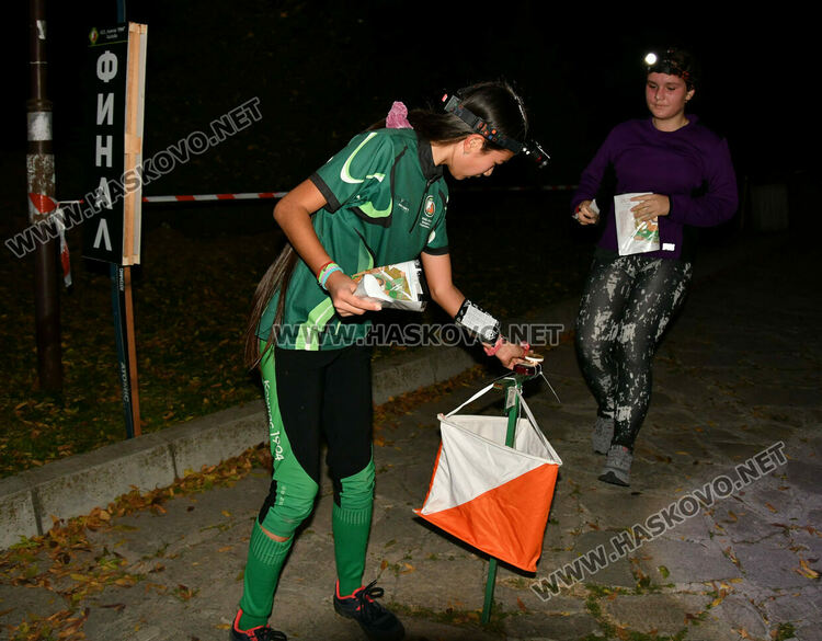 Започна нощният старт на спринта за Приз Хасково