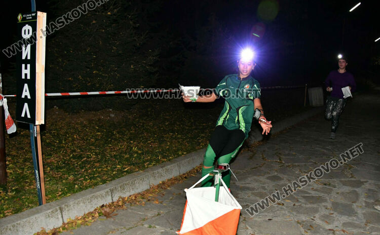 Започна нощният старт на спринта за Приз Хасково