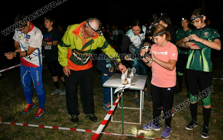 Започна нощният старт на спринта за Приз Хасково