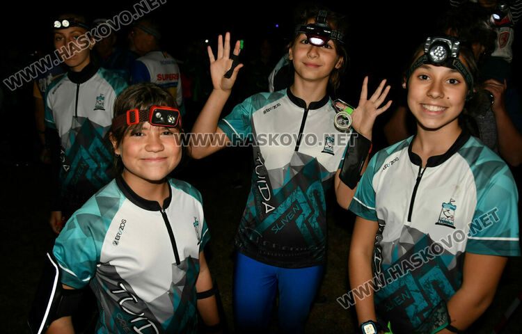 Започна нощният старт на спринта за Приз Хасково