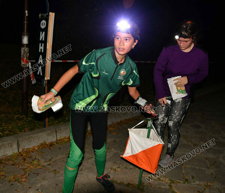 Започна нощният старт на спринта за Приз Хасково
