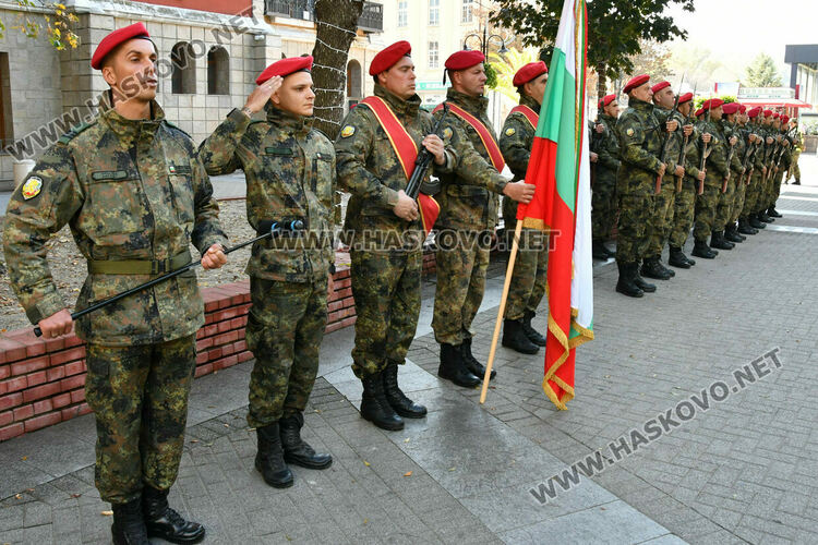 Отдадохме почит към загиналите войни