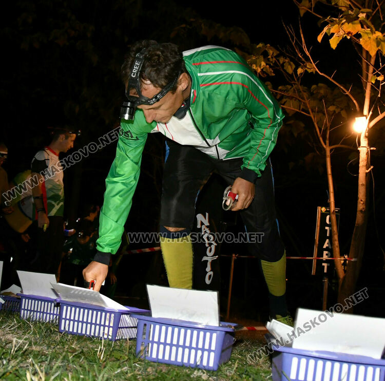 Започна нощният старт на спринта за Приз Хасково