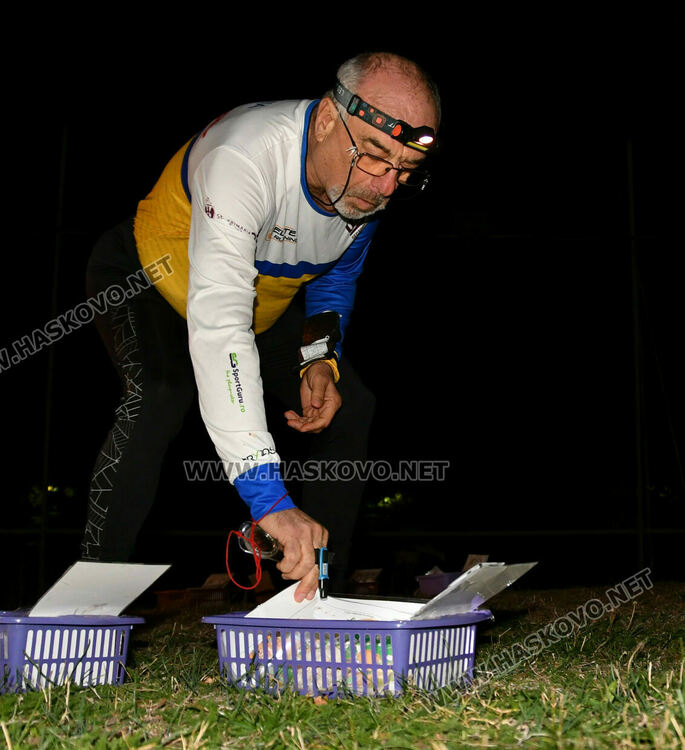 Започна нощният старт на спринта за Приз Хасково