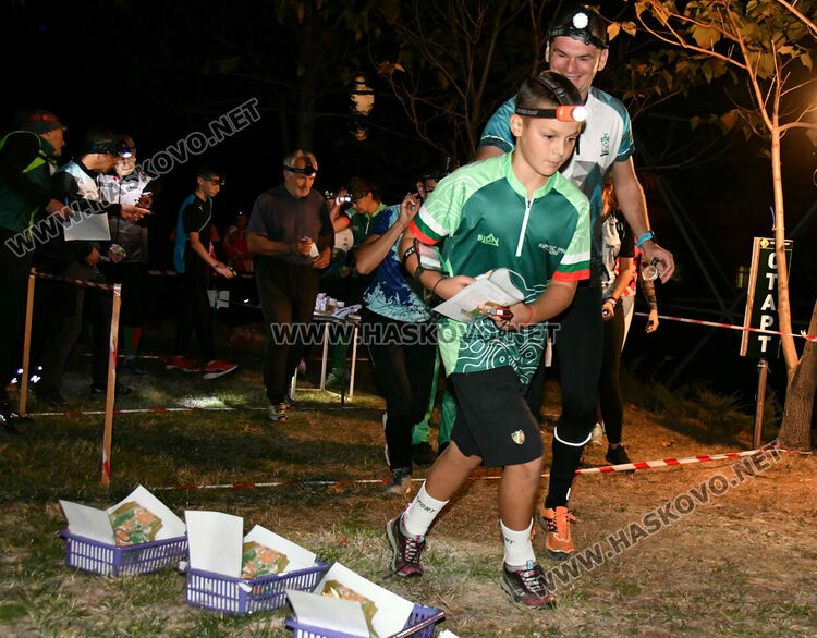 Започна нощният старт на спринта за Приз Хасково