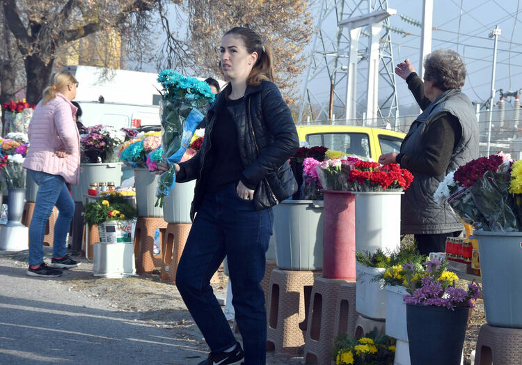 Днес е Архенгелова задушница