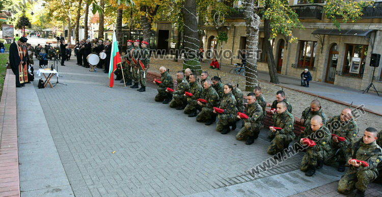 Отдадохме почит към загиналите войни