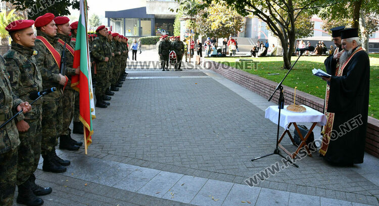 Отдадохме почит към загиналите войни