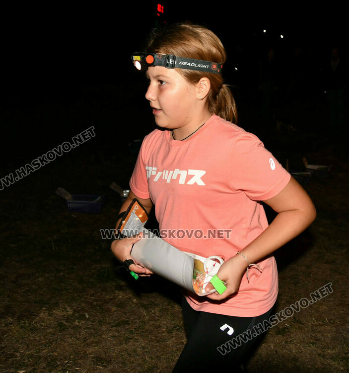 Започна нощният старт на спринта за Приз Хасково