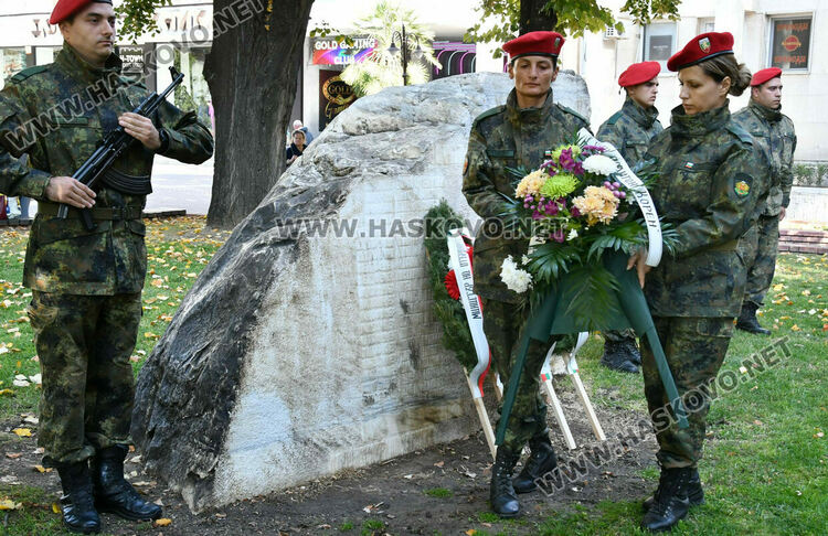 Отдадохме почит към загиналите войни