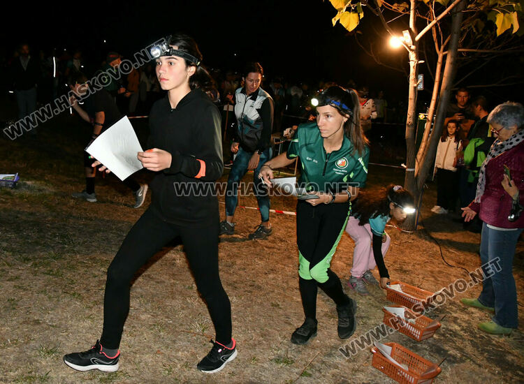 Започна нощният старт на спринта за Приз Хасково