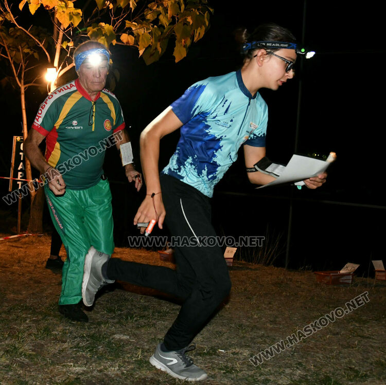 Започна нощният старт на спринта за Приз Хасково