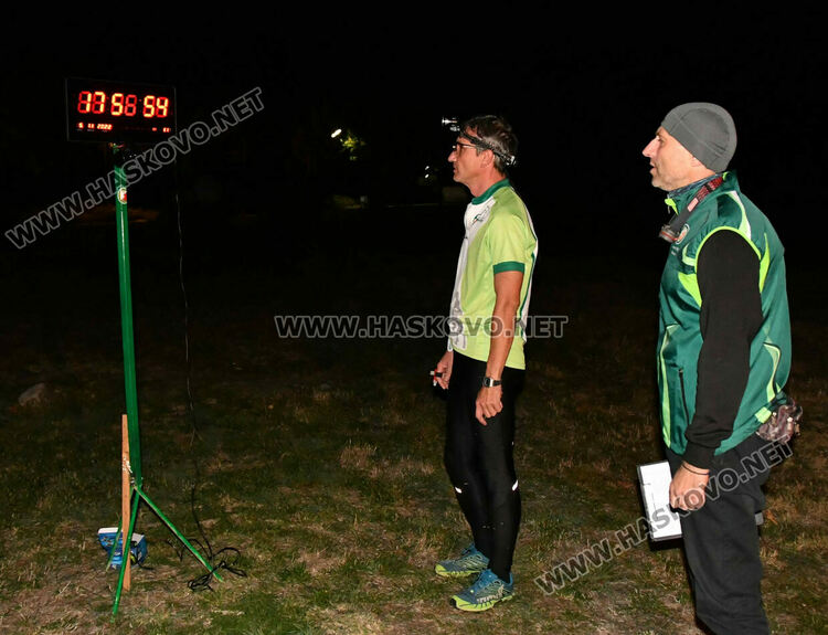 Започна нощният старт на спринта за Приз Хасково