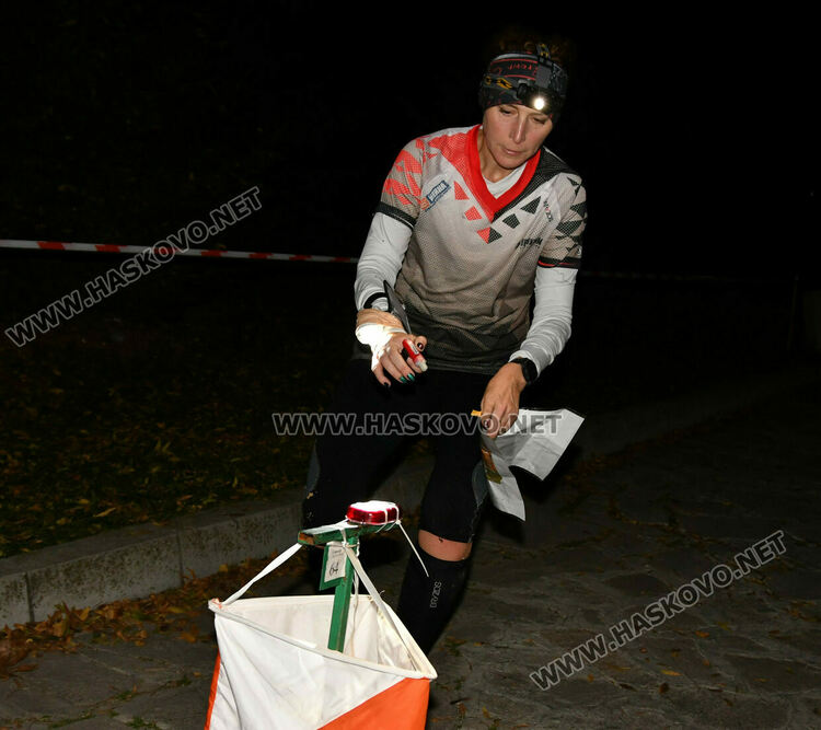 Започна нощният старт на спринта за Приз Хасково