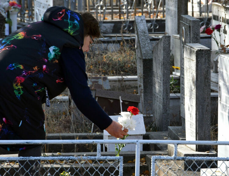 Днес е Архенгелова задушница