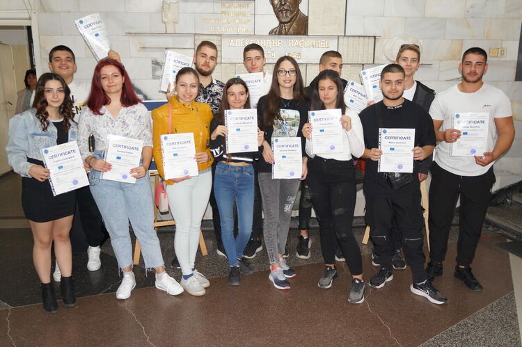 Изложба с типографски плакати за патронния празник на гимназията по туризъм