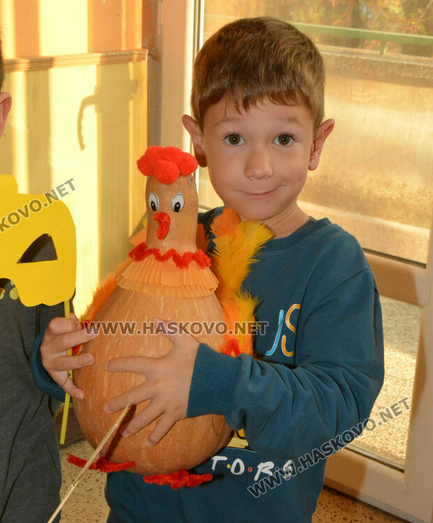 Атрактивни произведения от тиква показаха в детска градина „Славейче“