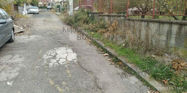 Проклятието да живееш на малка уличка в Кърджали, неволи на „Шипка”