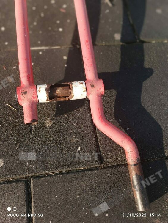 Местен Крали Марко троши фитнес уреди в парк „Арпезос Север”