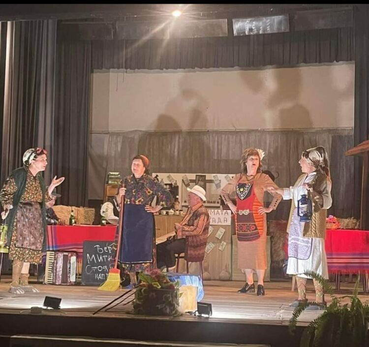 Театралите от Дълбок извор представиха "Кандидат за женитба"