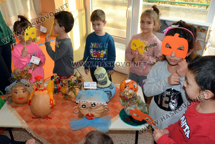 Атрактивни произведения от тиква показаха в детска градина „Славейче“