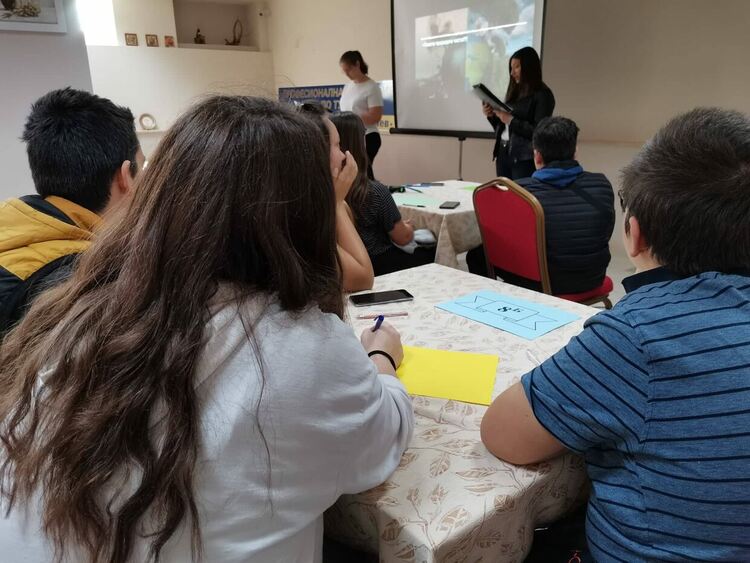 Изложба с типографски плакати за патронния празник на гимназията по туризъм