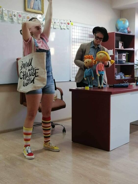 Изложба с типографски плакати за патронния празник на гимназията по туризъм