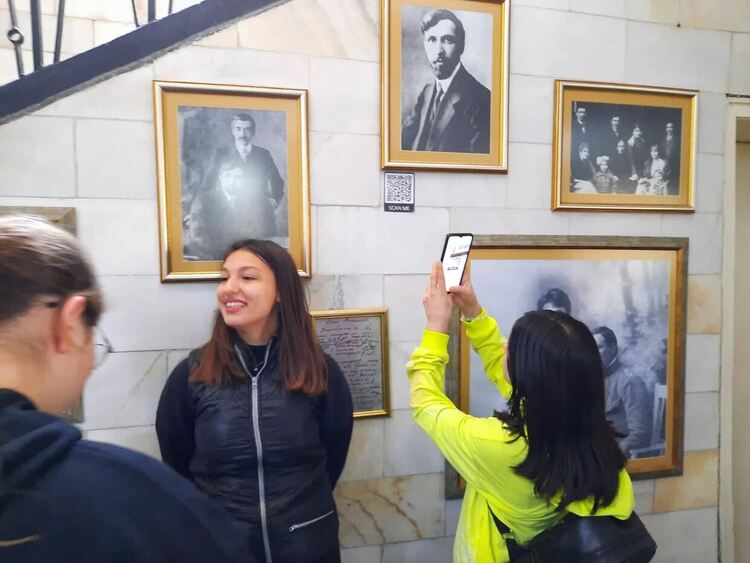 Изложба с типографски плакати за патронния празник на гимназията по туризъм