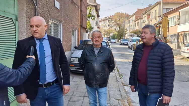 Започна ремонтът на ул."Александър Батенберг" в Асеновград 