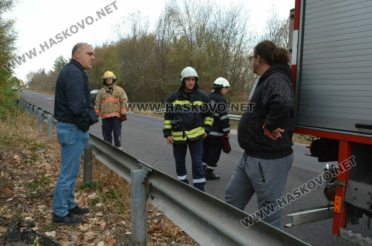 Водач на Ситроен излетя от пътя и падна в река край Хасково