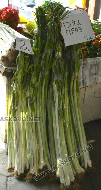 На Архангеловден пазарът в Хасково отрупан със зеле