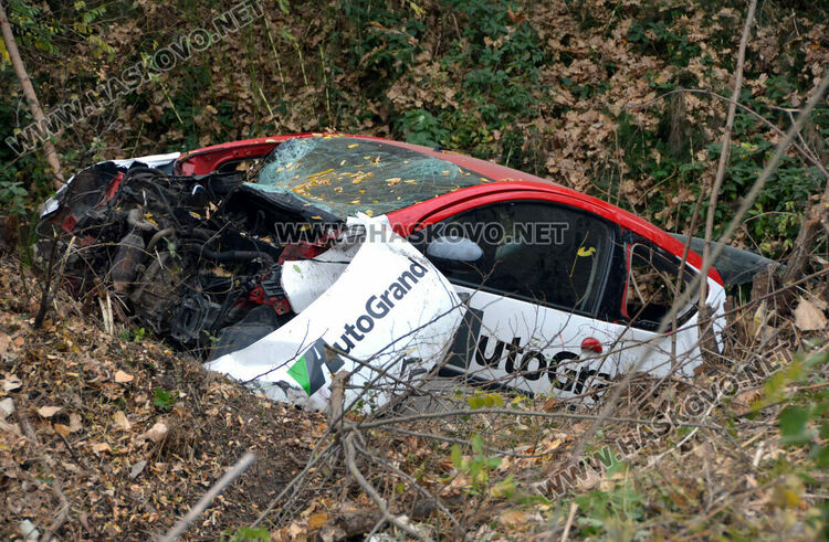Водач на Ситроен излетя от пътя и падна в река край Хасково