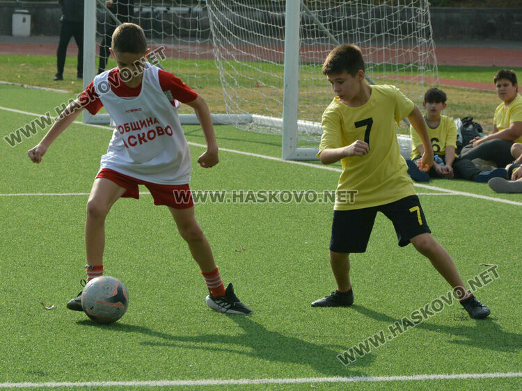 С футбол започнаха ученическите игри в Хасково, 22 отбора в надпреварата