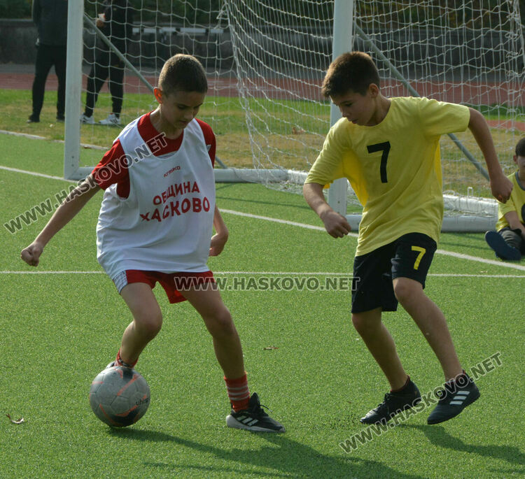 С футбол започнаха ученическите игри в Хасково, 22 отбора в надпреварата