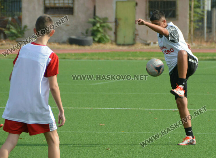 С футбол започнаха ученическите игри в Хасково, 22 отбора в надпреварата