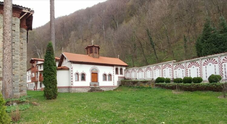 Трънският манастир „Св. Архангел Михаил“ ще бъде отворен за посетители следващото лято